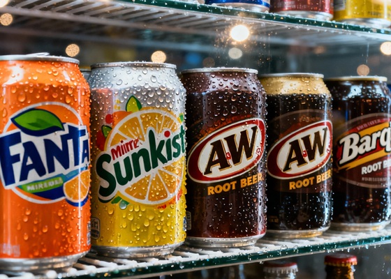 Abgelaufene Getränke in Aluminiumdosen