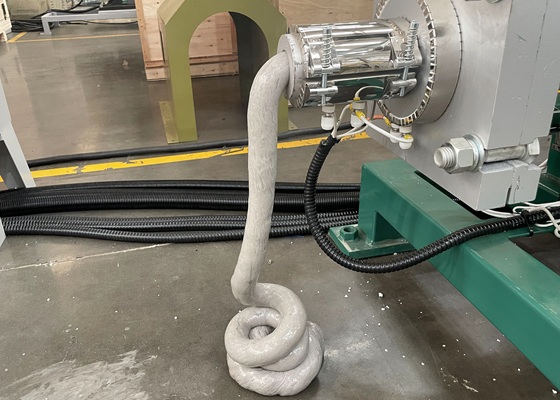 Extrudiertes heißgeschmolzenes PE