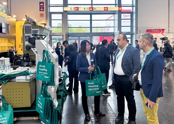 Austausch über neueste Recycling-Informationen