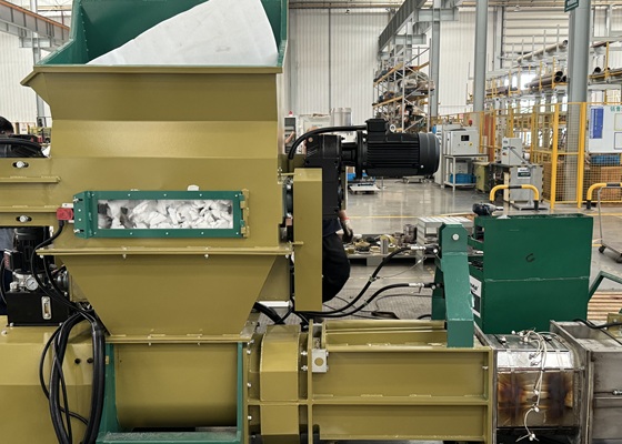 Schaumstoff Recycling Gerät