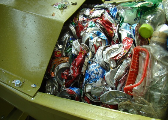 Verdichtung von Metalldosen