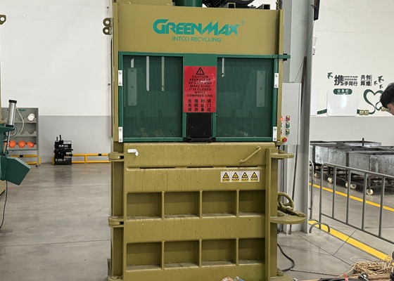 vertikale Ballenpresse